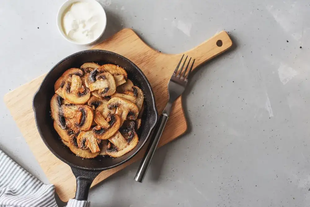 Jak ugotować pieczarki do sałatki, aby były smaczne i chrupiące