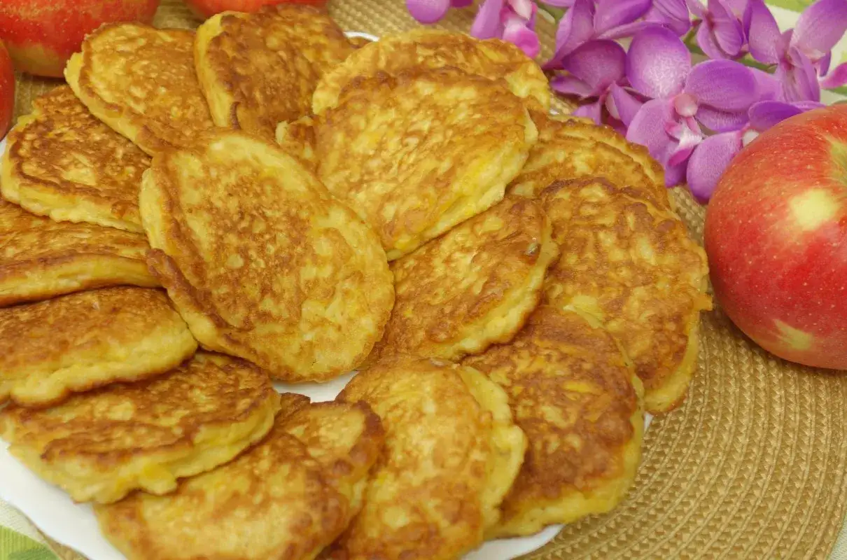 Placuszki z dyni z cynamonem i startym jabłkiem