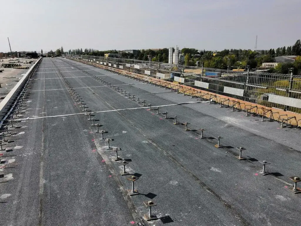 Kotwy talerzowe mostowe cena – jakie są najniższe oferty i opcje?