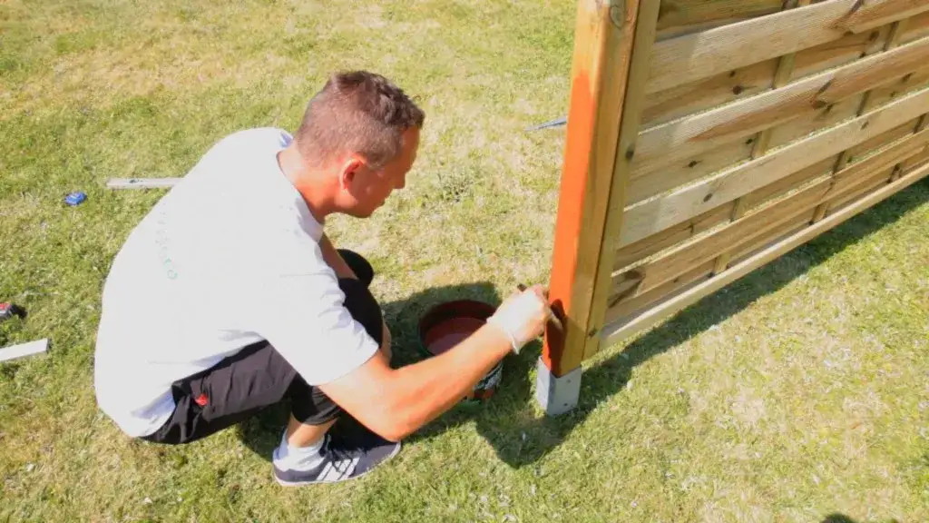 Jak zamontować płot drewniany - krok po kroku bez błędów i stresu