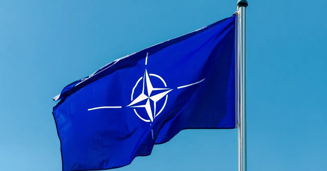 Flaga Rosji: wygląd, symbolika, historia. Poznaj jej sekrety!