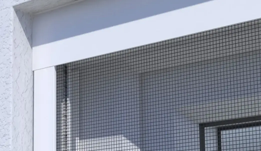 Jak dobrze założyć moskitierę na okno - uniknij najczęstszych błędów