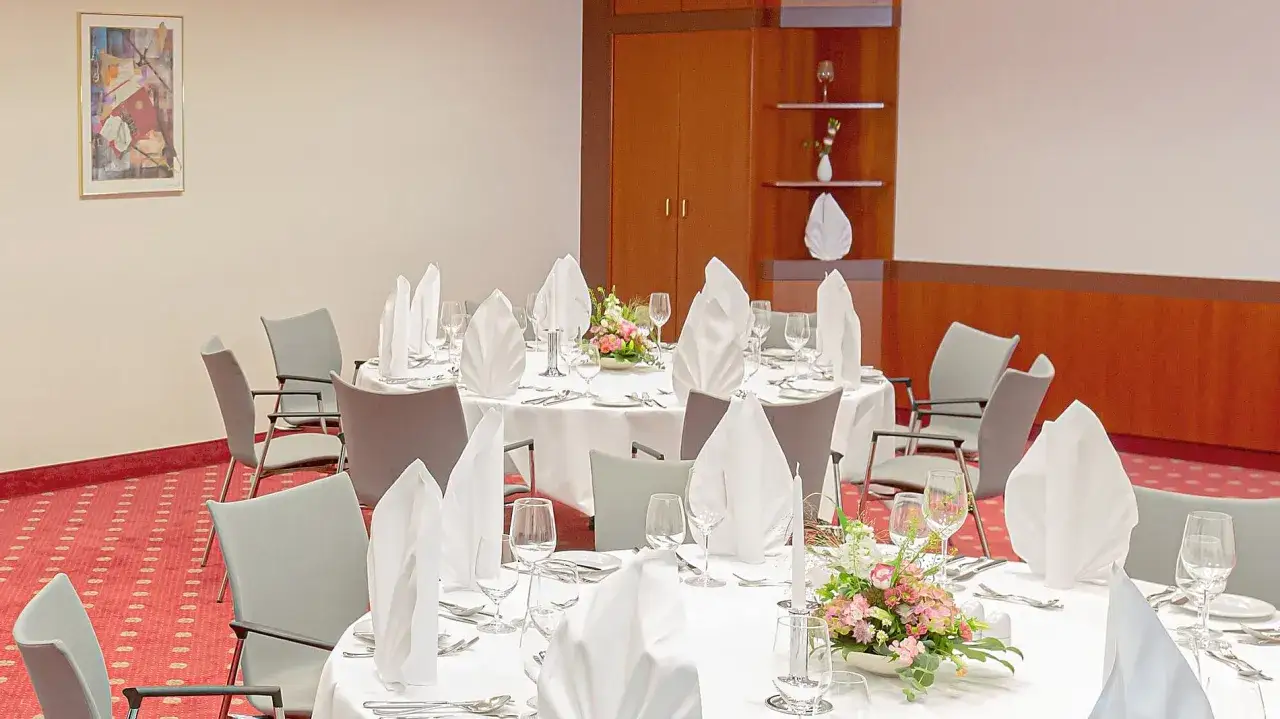 Dorint Hotel Leipzig: Lage, Zimmer, Vital Club & mehr