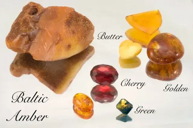 Jak wygląda bursztyn z morza? Odkryj jego naturalne piękno i cechy