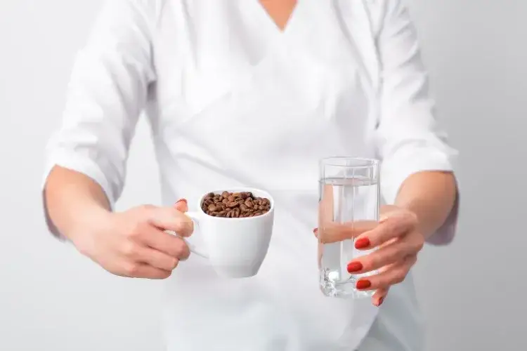 Czy kawa jest moczopędna? Odkryj prawdę o jej wpływie na zdrowie