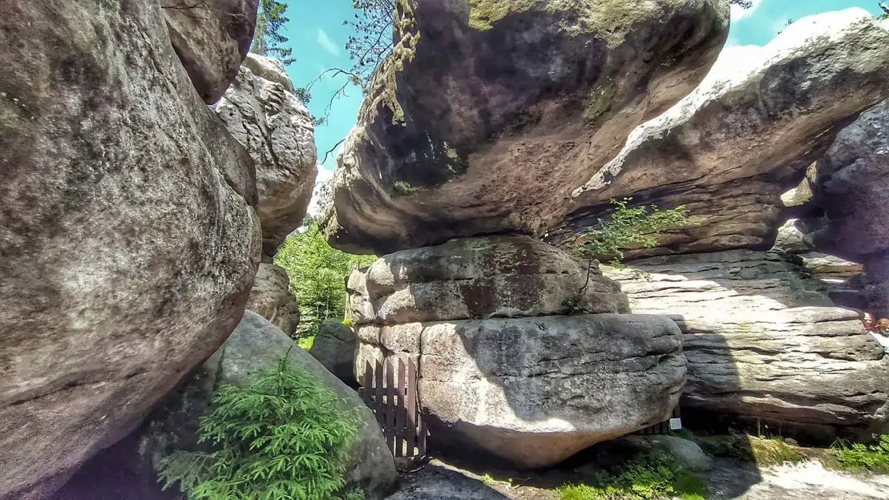 Godziny otwarcia Błędnych Skał i innych atrakcji: sprawdź!