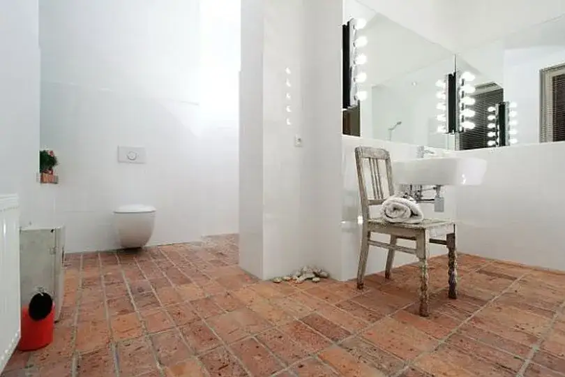 Co zamiast glazury w łazience? Nowoczesne alternatywy bez fug!