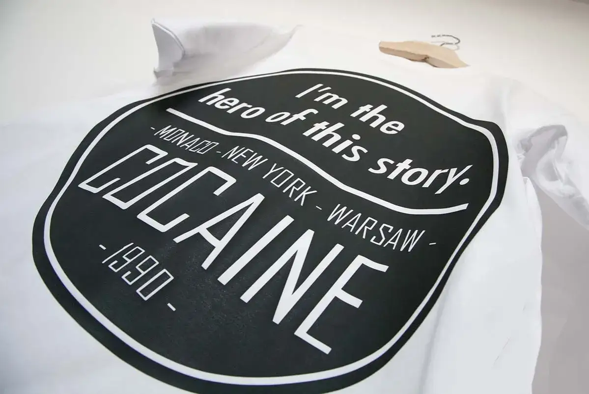 Druk na folii flex: Czy to nadruk idealny dla Twojej odzieży?