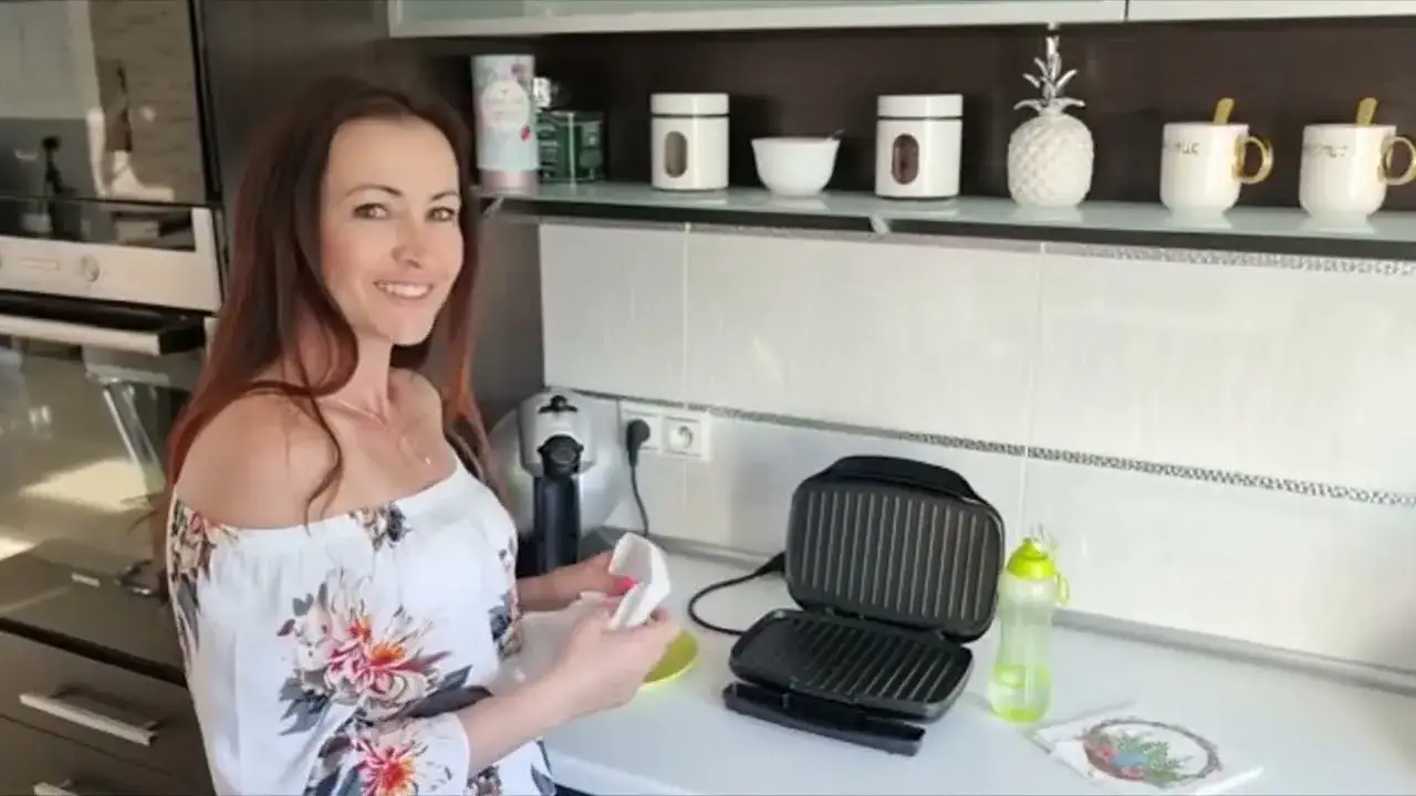 Jak czyścić grill elektryczny, aby uniknąć trudnych zabrudzeń