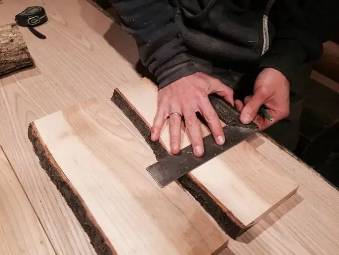 Jak zrobić stojak pod choinkę - proste kroki, które ułatwią zadanie