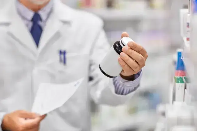 Tu medicamento no está en farmacia: ¿Qué hacer y tus derechos?
