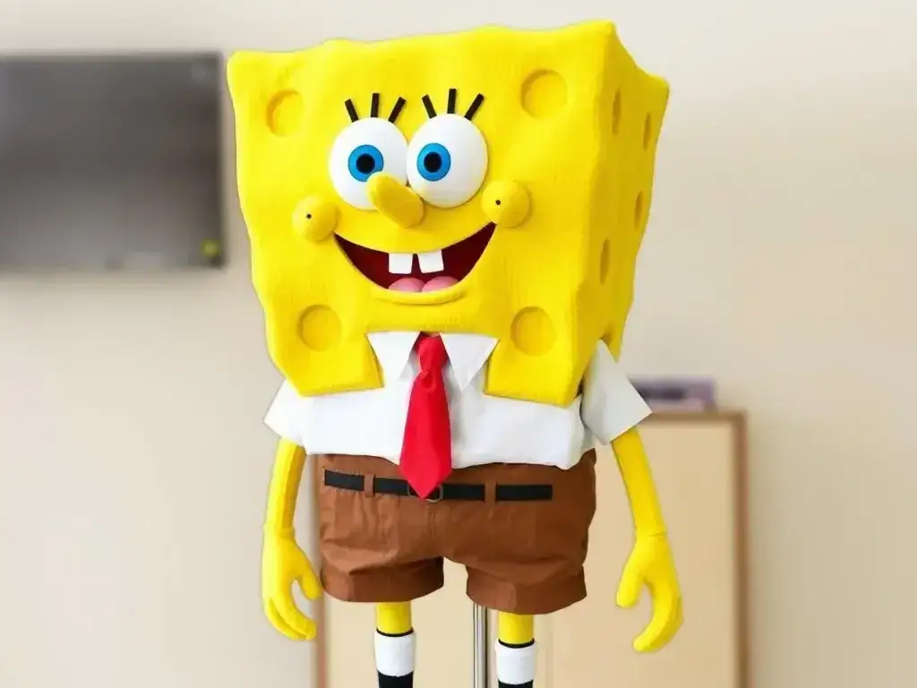 Jak zrobić strój Spongeboba? Kompletny poradnik DIY na bal!