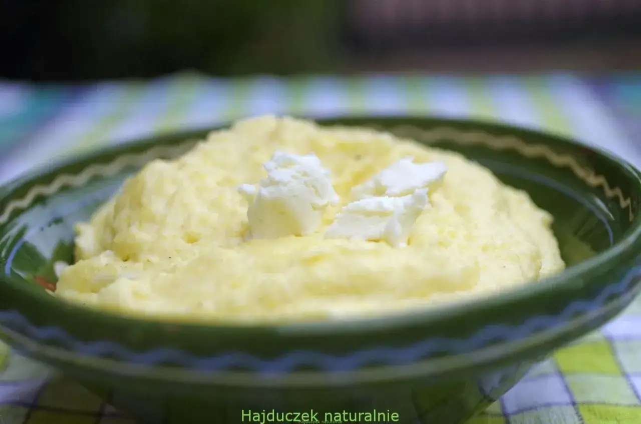 Mamałyga z bryndzą: Przepis na karpacki przysmak bez wpadek!