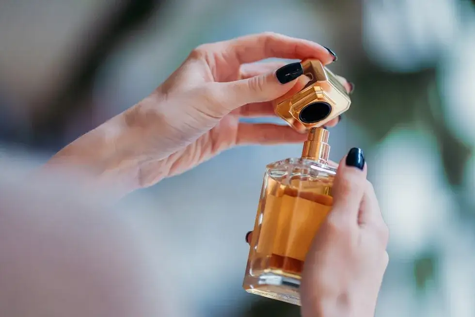 Woda toaletowa: Trwałość 3-5h? Przedłuż ją! Porady eksperta