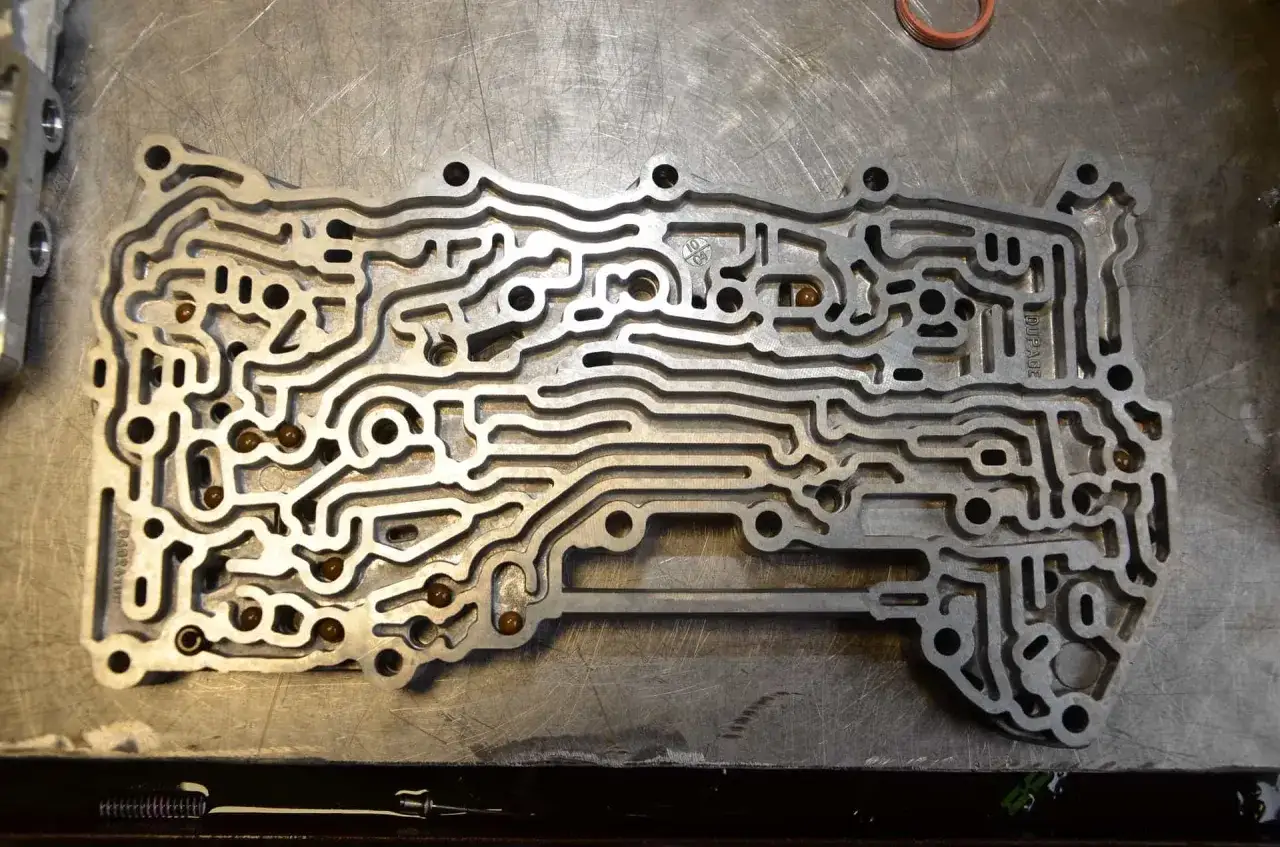 Ile kosztuje wymiana oleju w skrzyni DSG? Sprawdź, co wpływa na cenę