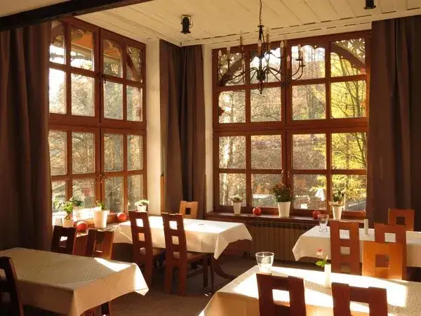 Gdzie zjeść w Kamiennej Górze? Najlepsze miejsca na smaczny posiłek