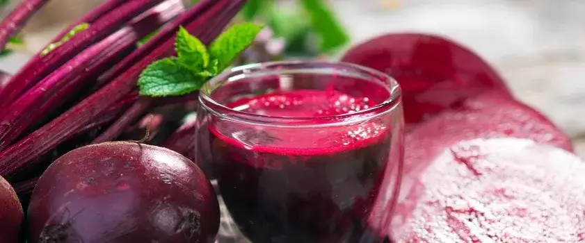 Czy sok z kiszonych buraków jest zdrowy? Poznaj korzyści i zagrożenia