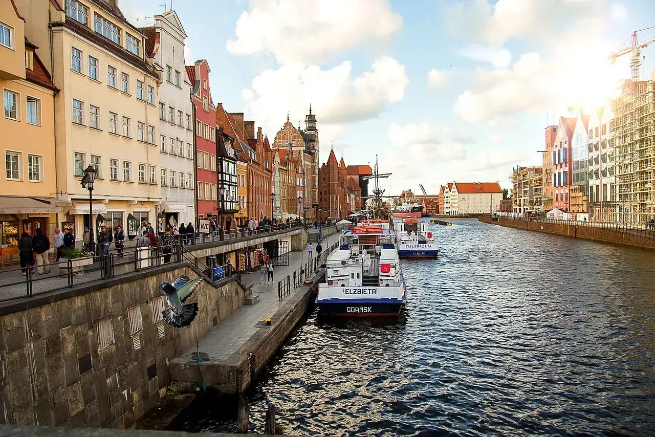 Gdańsk: Gdzie zjeść? Odkryj najlepsze smaki i widoki miasta