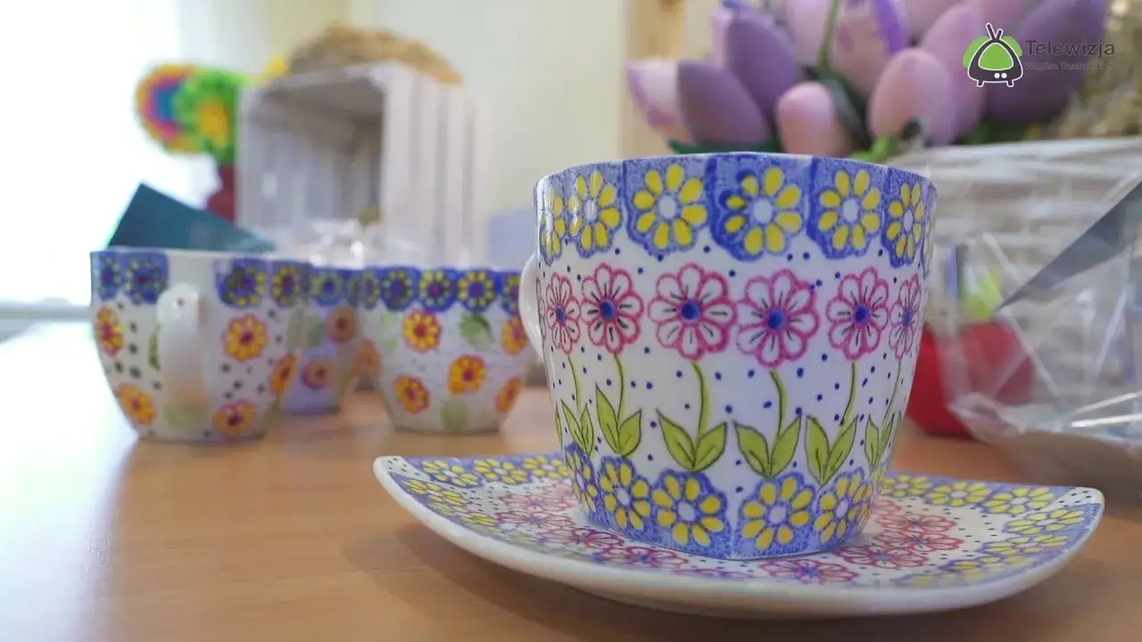 Jak malować na porcelanie: 5 technik dla początkujących