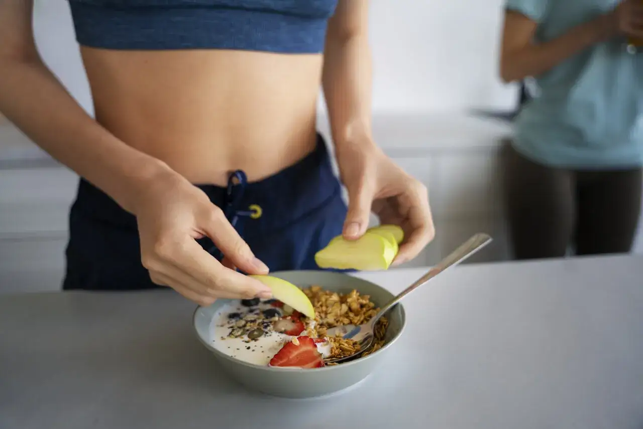 Węglowodany przed czy po treningu? Klucz do wyników i regeneracji