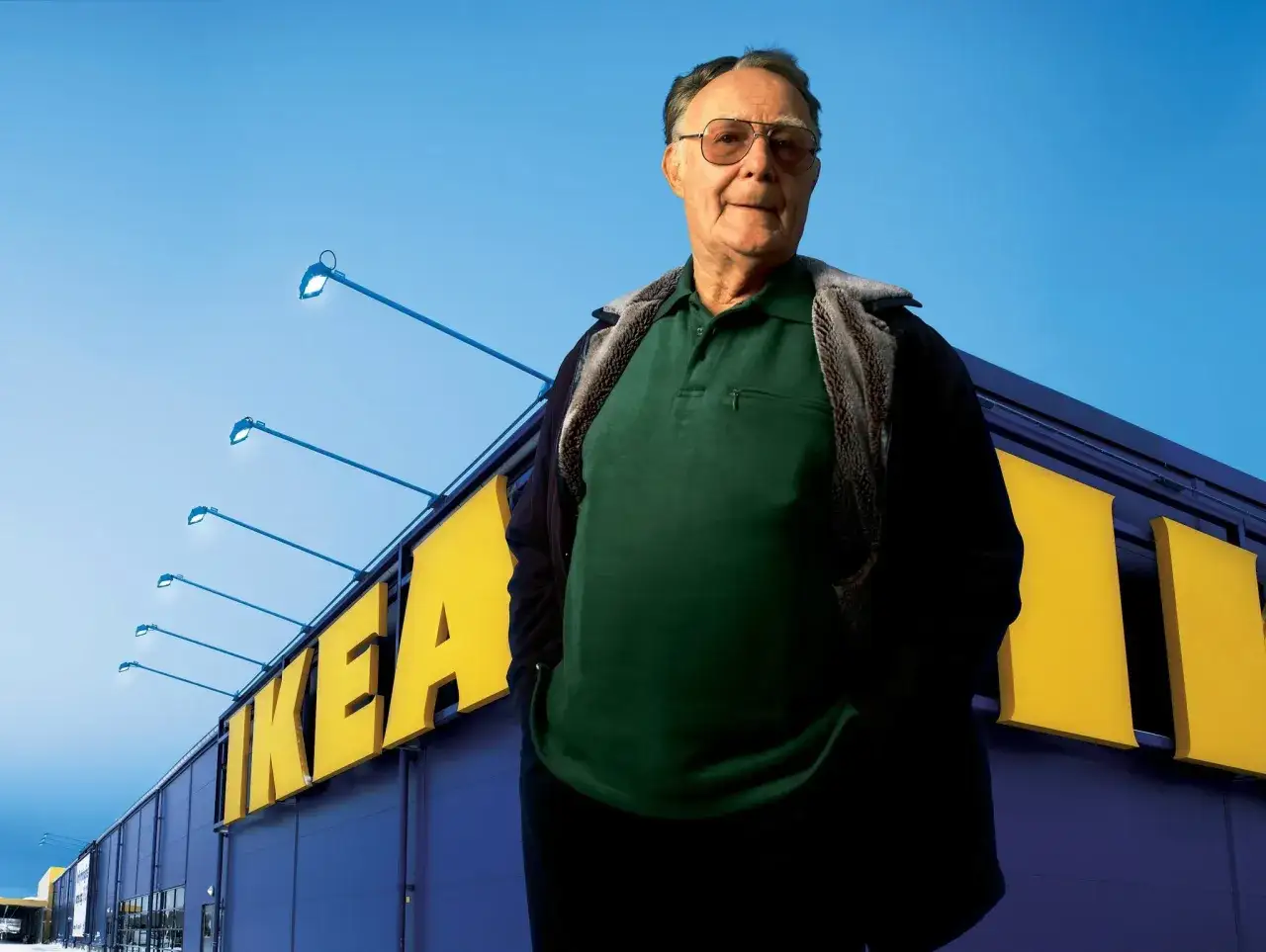 Ingvar Kamprad, założyciel IKEA – historia szwedzkiego przedsiębiorcy i jego firmy