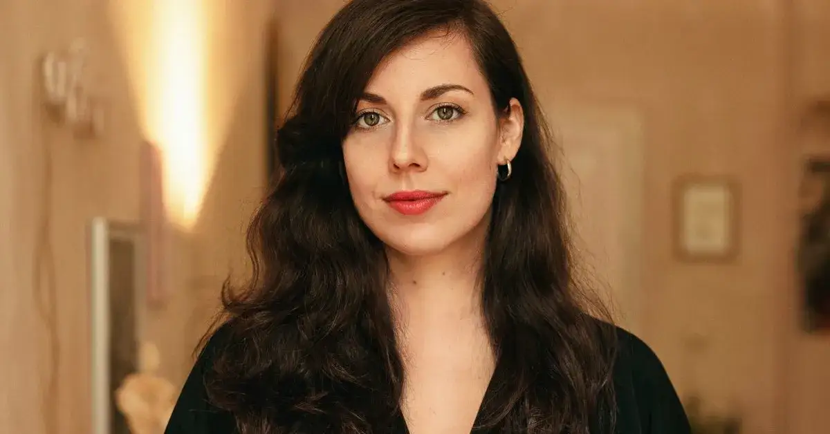 Skąd pochodzi imię Karolina? Odkryj jego fascynującą historię