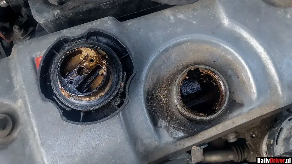 Masło w zbiorniczku? Objawy uszkodzonej chłodnicy oleju.