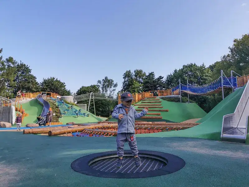 Plac zabaw Park Ujazdowskim otwarty! Co musisz wiedzieć przed wizytą?