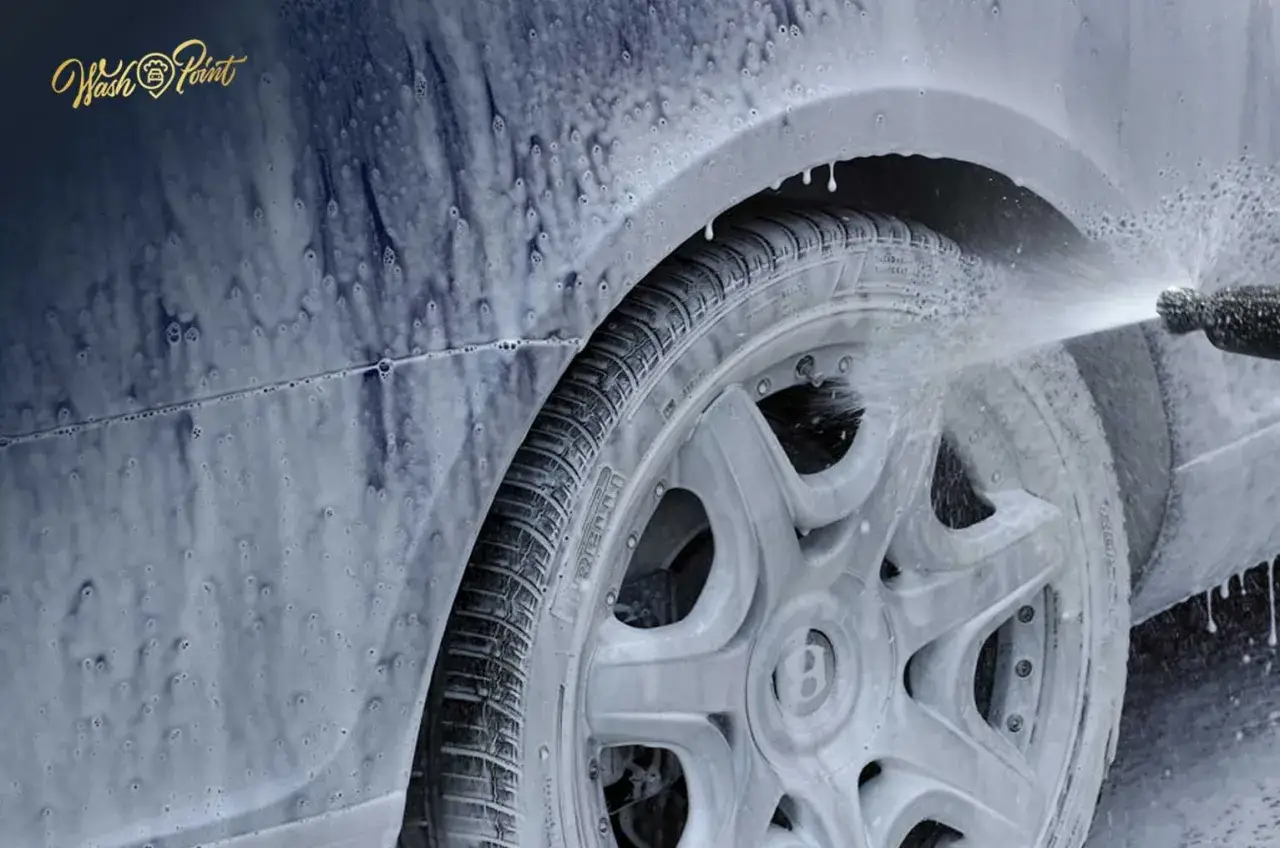 Mycie auta na mrozie: Bezpiecznie czy ryzykownie? Poradnik Błażeja Szymańskiego