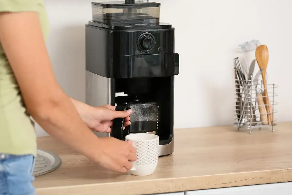 Ekspres do kawy: wybierz idealny! Poradnik typów, funkcji i marek