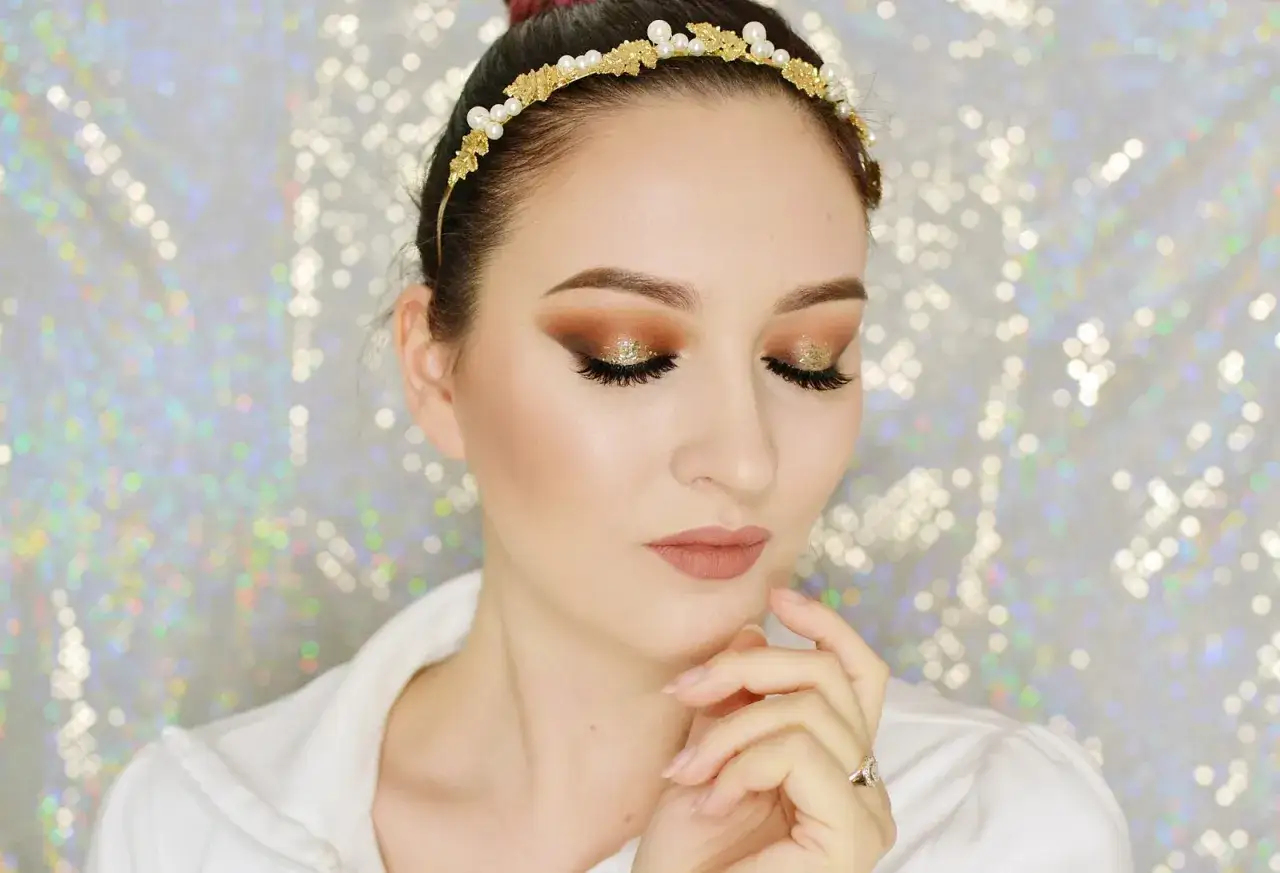 Makijaż czy fryzura? Złota zasada na idealny look!