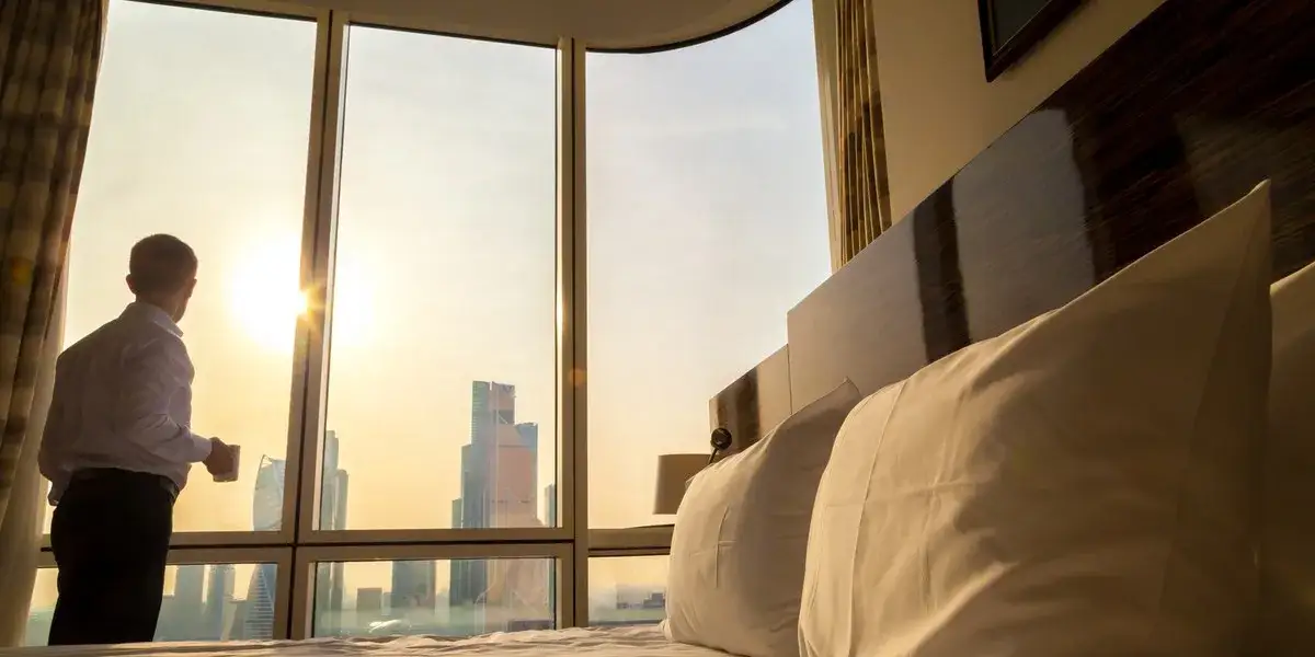 Jak tanio zarezerwować nocleg? Sekrety oszczędności na podróżach