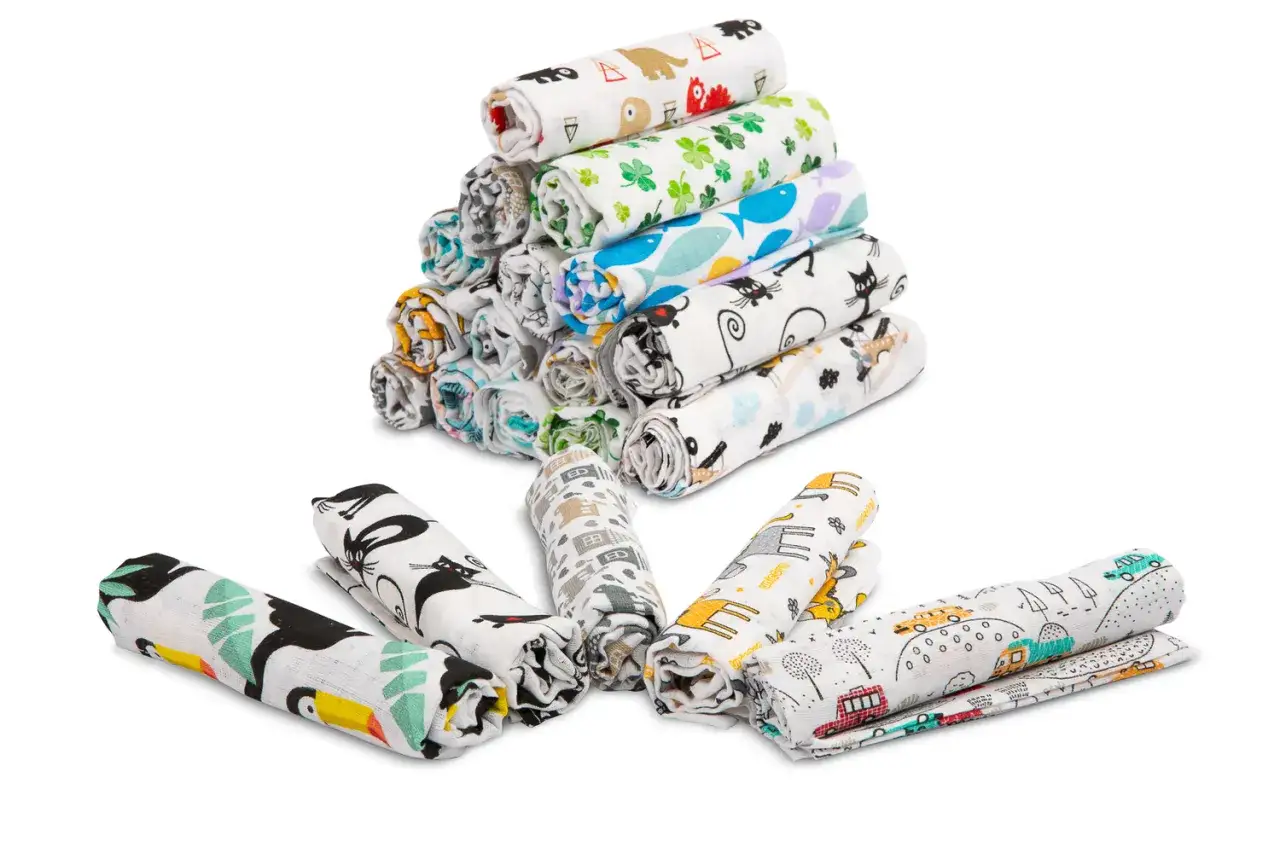 Pieluchy tetrowe czy flanelowe? Wybierz idealny duet do wyprawki!