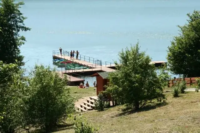 Jeziora Kujawsko-Pomorskie: Ośrodki na każdą kieszeń i styl