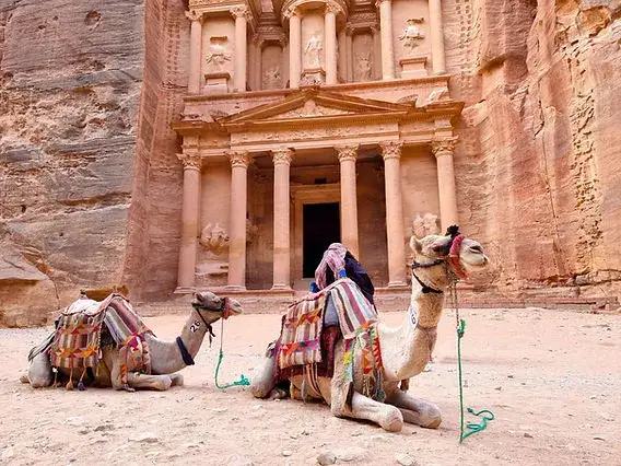 Jordania w 5 dni: Niezapomniana podróż po starożytnych skarbach