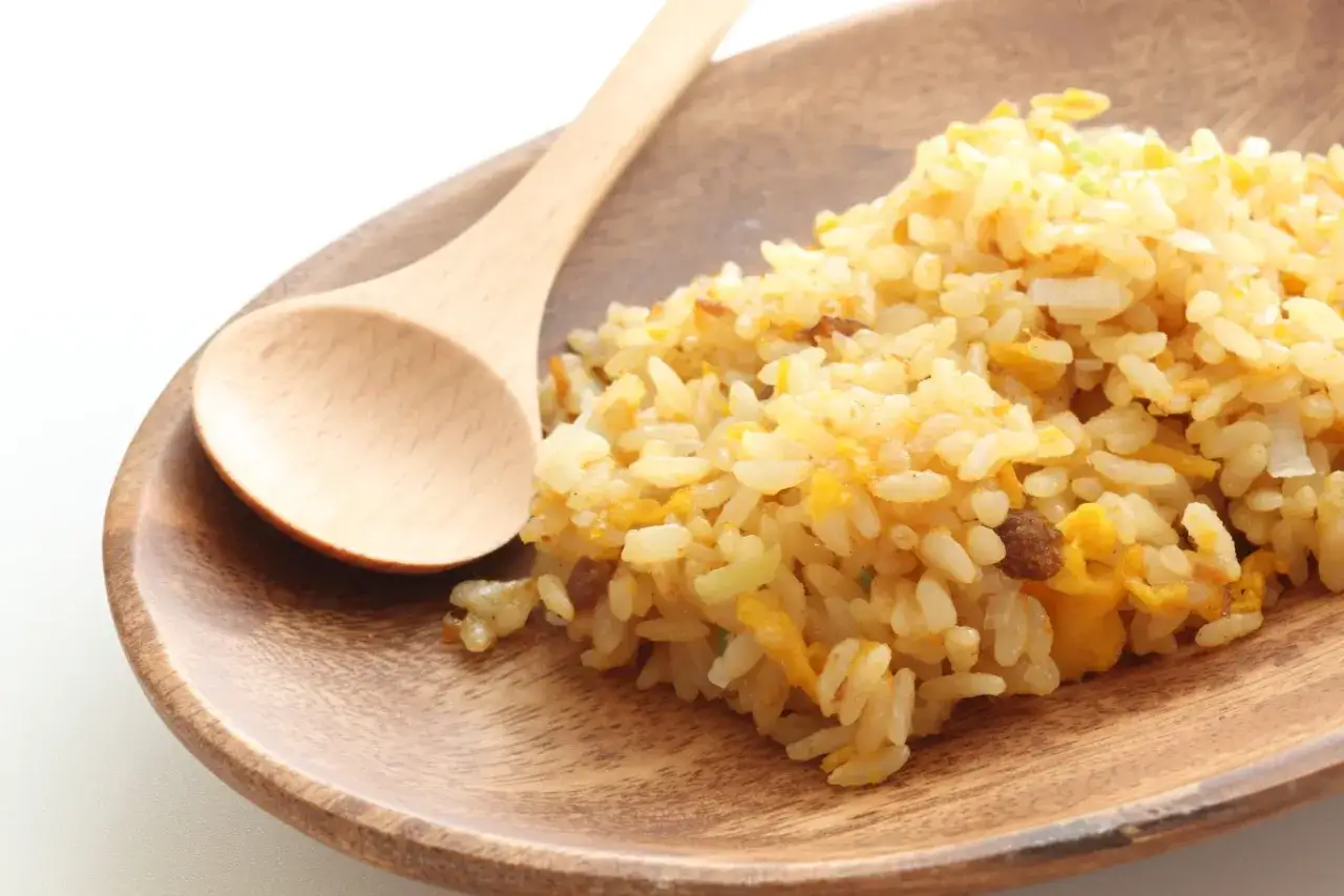 Ryż w diecie: tuczy czy odchudza? Poznaj sekret skrobi opornej!