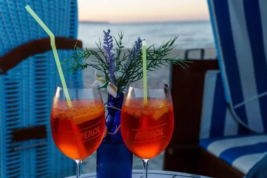 Jak się robi drinka Aperol – prosty przepis na idealny Aperol Spritz
