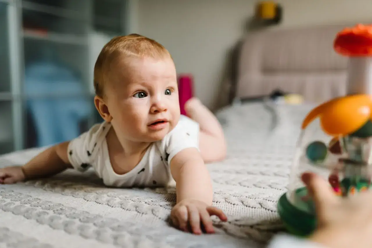 3-miesięczne dziecko: Jak bawić się mądrze? Rozwój i bezpieczeństwo