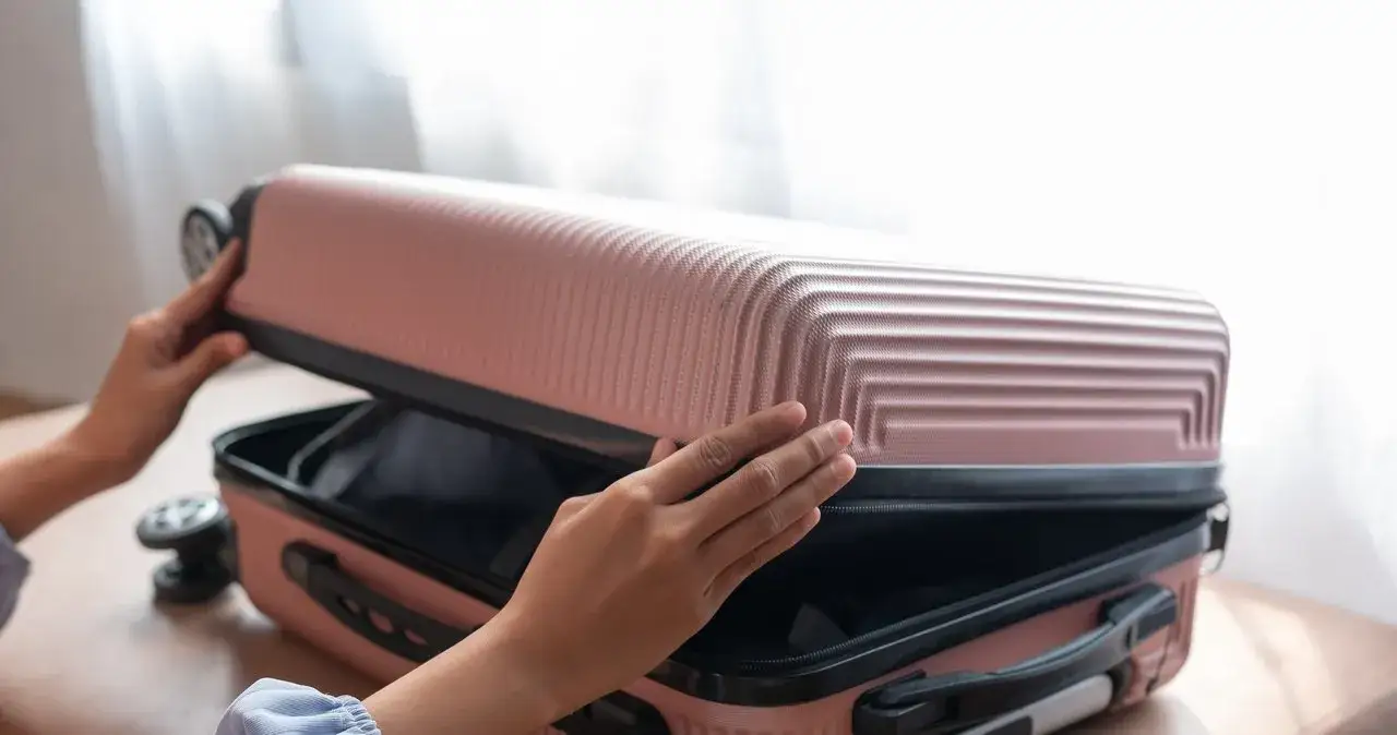 Czy można przewozić świeczki w bagażu podręcznym? Sprawdź zasady!