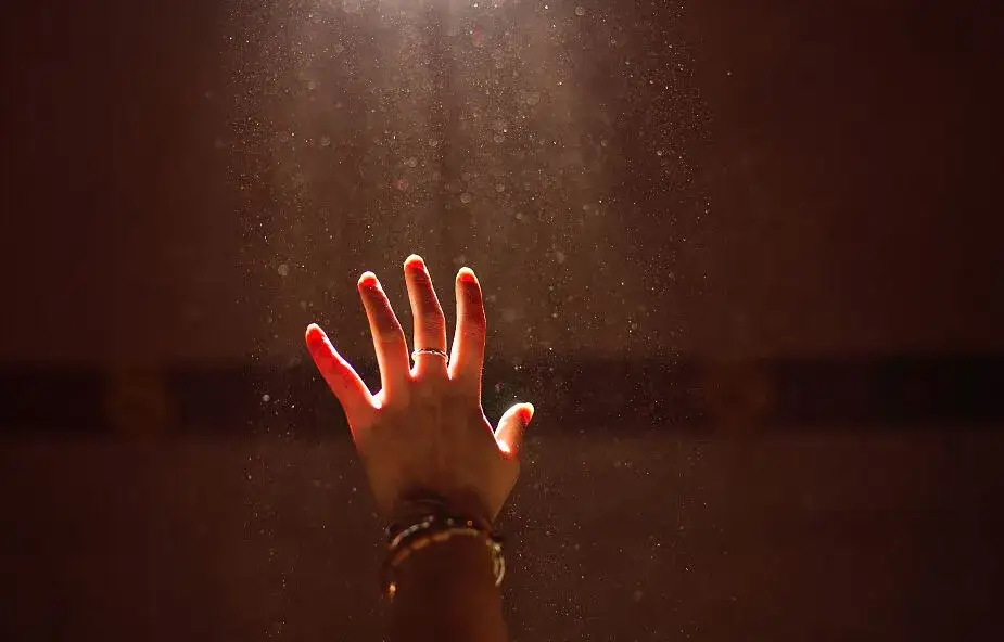 Przypowieść o dłużniku: Jak przebaczenie zmienia wszystko?