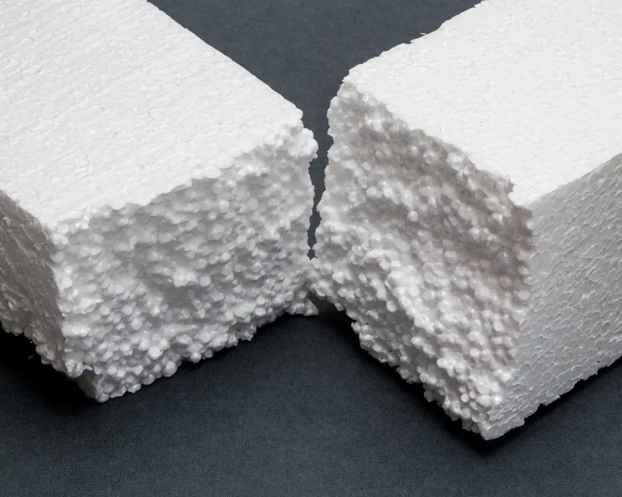 Gdzie wyrzucać styropian po jedzeniu? Sprawdź, co musisz wiedzieć