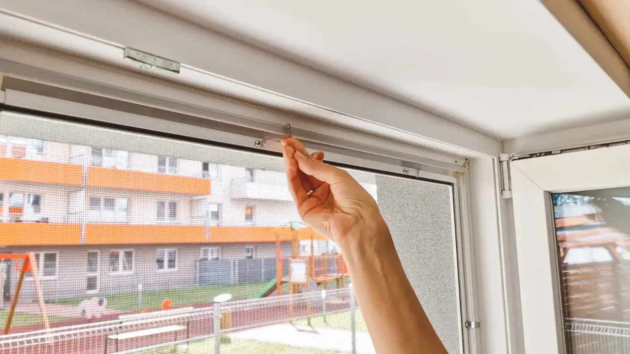 Jak zmierzyć okno do moskitiery: 5 kroków do idealnego pomiaru