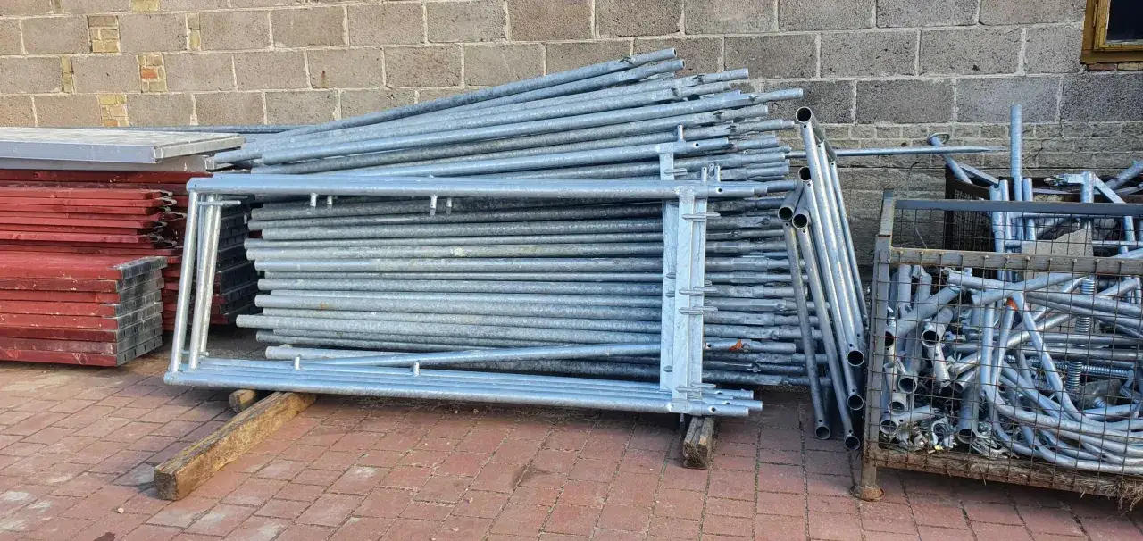 Używane rusztowanie Plettac: Ceny, inspekcja i jak nie przepłacić?