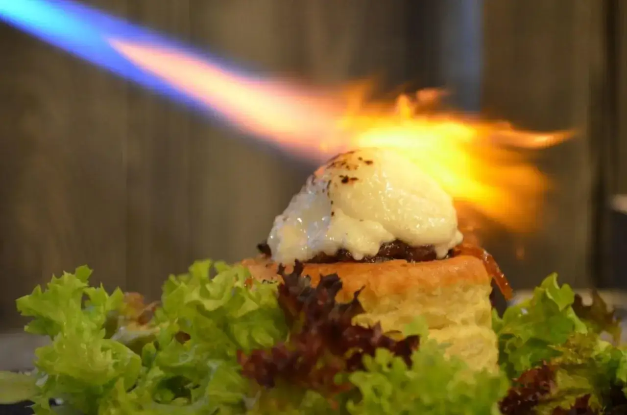 Gdzie zjeść w Harrachowie? Najlepsze restauracje i smaki regionu