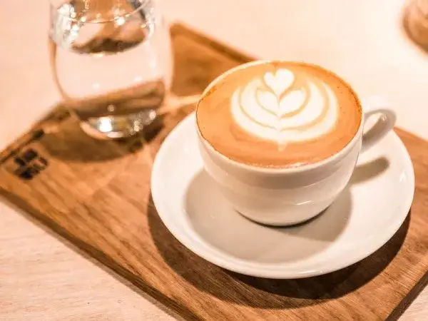 Wie viel Koffein hat Cappuccino? So viel steckt wirklich drin