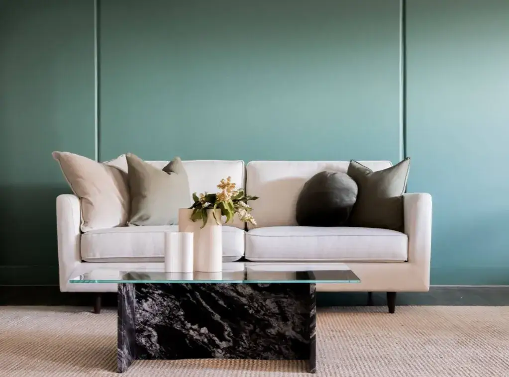 Jaki materiał na kanapę? Odkryj najlepsze tkaniny i ich zalety