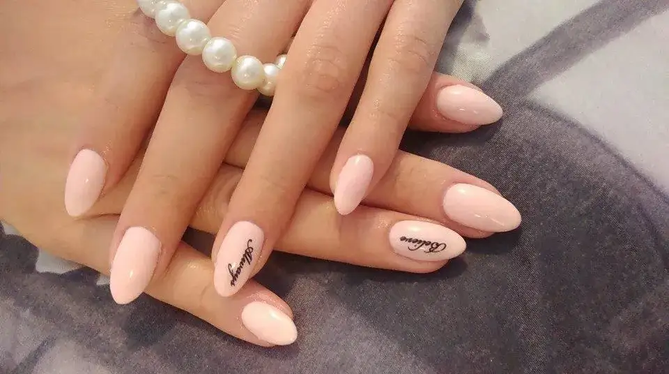 Stylizacja paznokci Mitery 11: Najlepszy salon w Krakowie