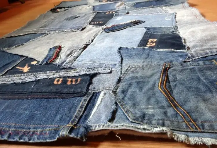 Jak zrobić dywan z jeansów – praktyczne wskazówki i inspiracje do upcyklingu