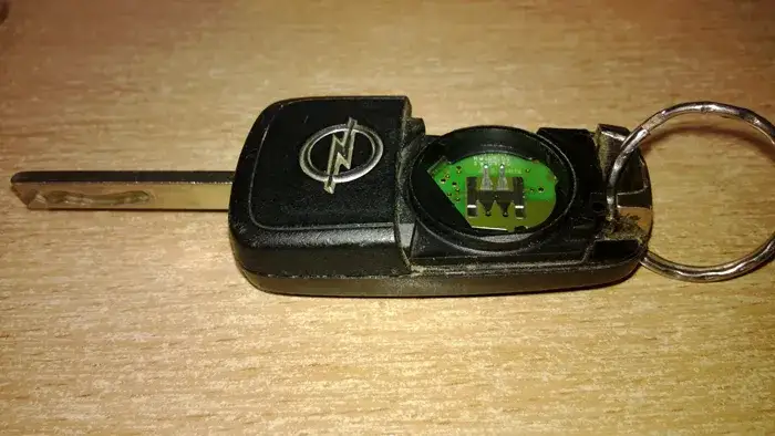 Jak bezpiecznie i skutecznie rozebrać kluczyk Opla Merivy - instrukcja krok po kroku