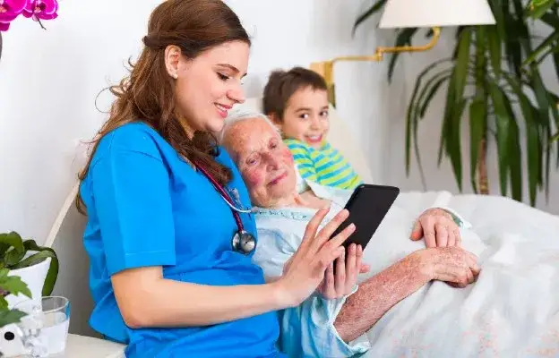 Kto jest patronem chorych? Poznaj świętych wspierających cierpiących